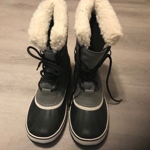 Sorel women’s winter carnival boots